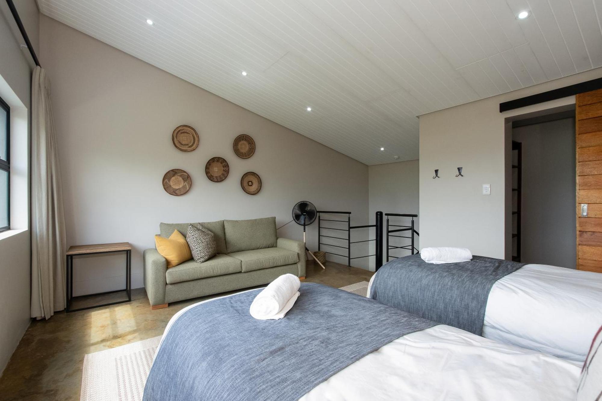 Dragonview Lodge Champagne Valley Esterno foto