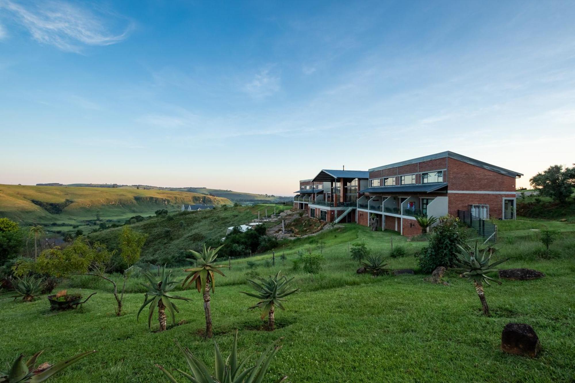 Dragonview Lodge Champagne Valley Esterno foto