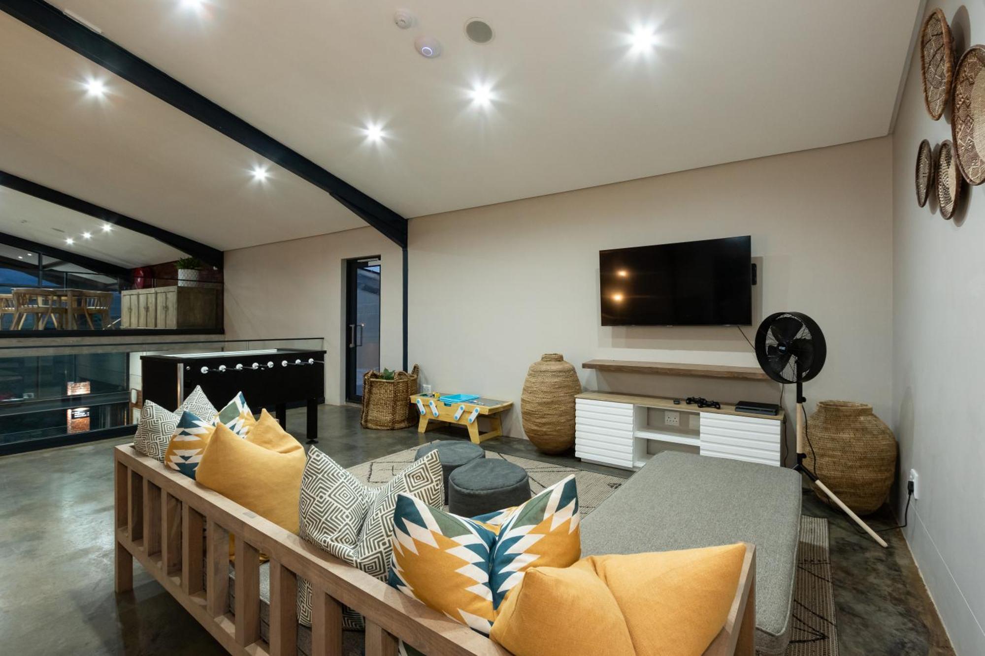 Dragonview Lodge Champagne Valley Esterno foto